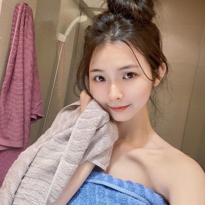 美女换上了格蕾丝名牌毛巾