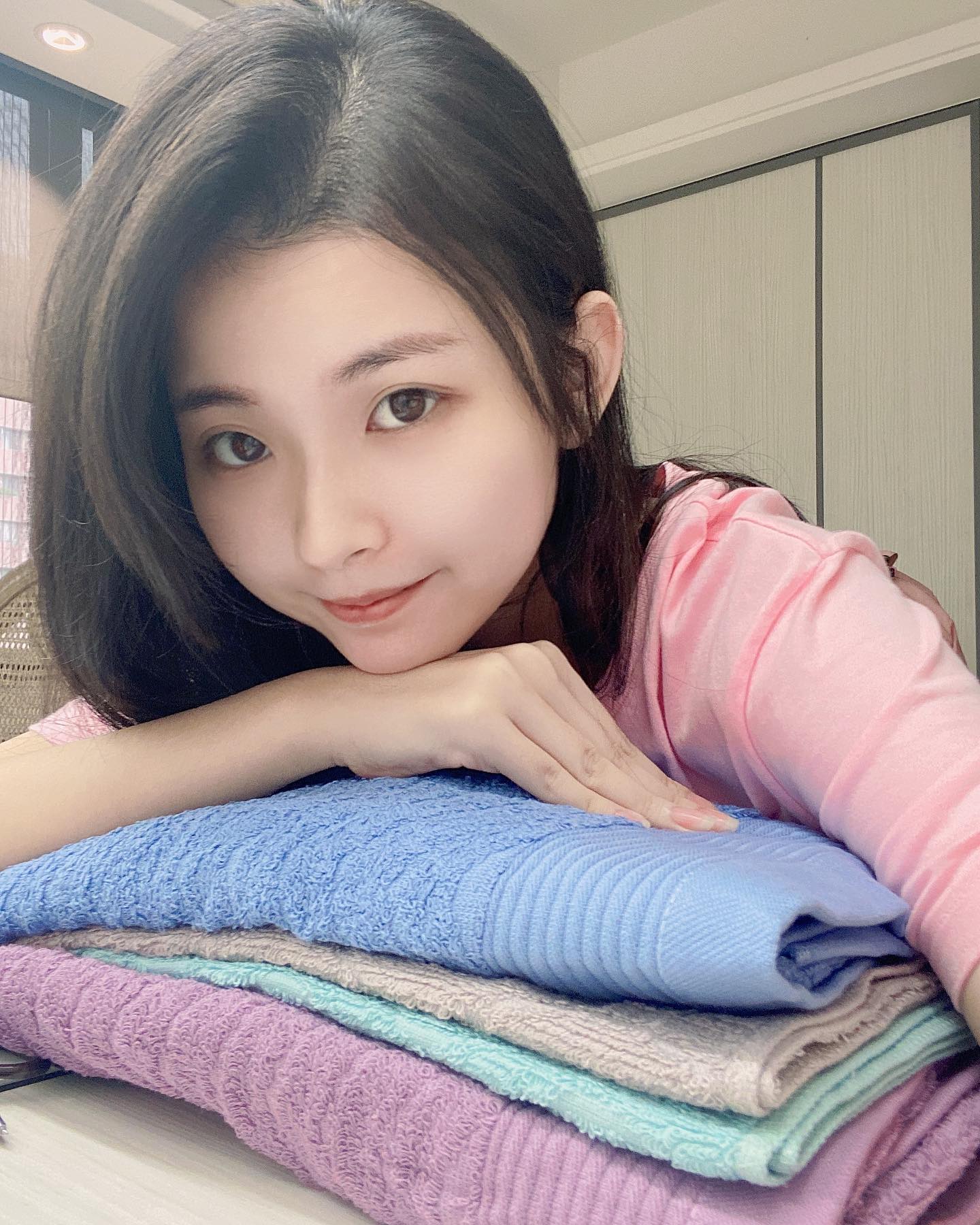 美女换上了格蕾丝名牌毛巾_1