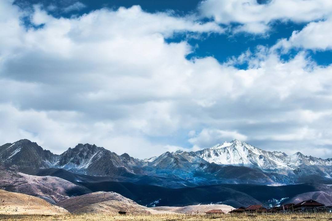 实拍亚拉雪山“东方的白牦牛山”唯美图_1