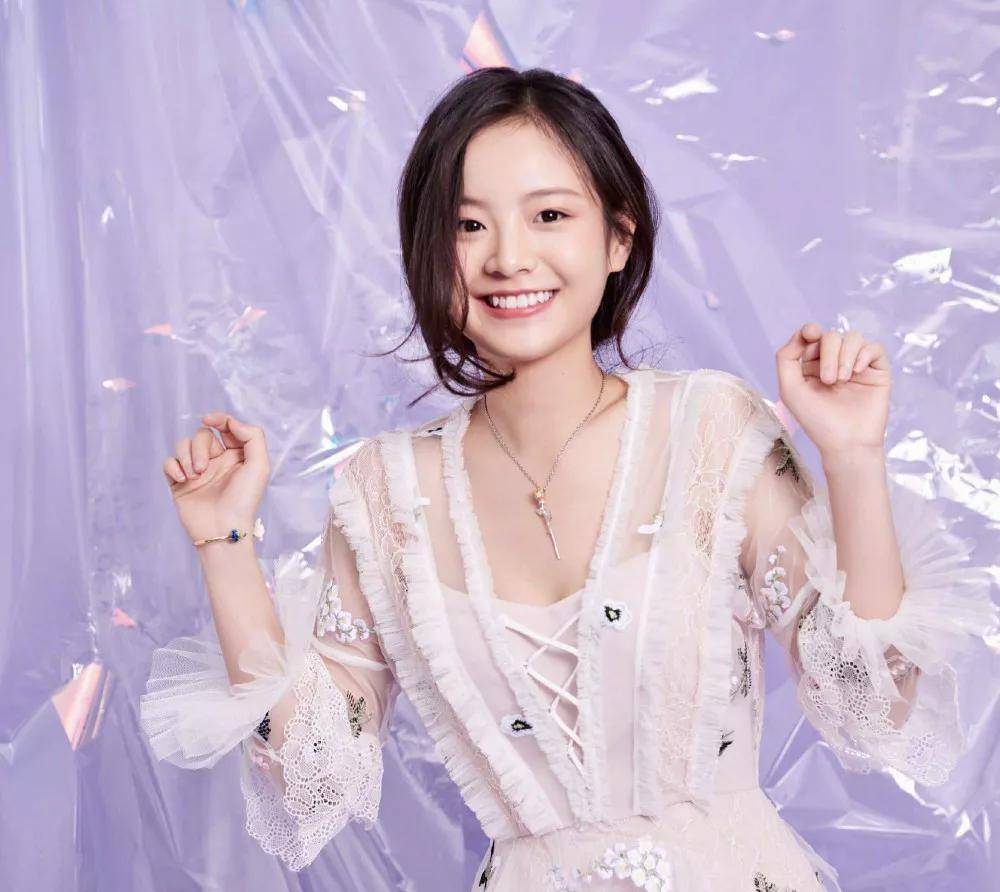 李庚希小时候可爱图片，李庚希小时候长什么样_4