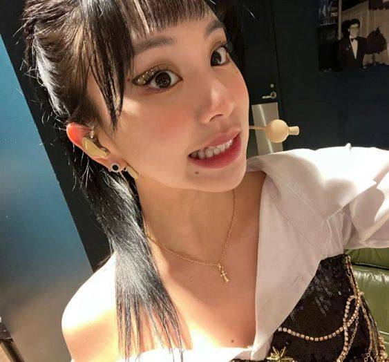 韩系ins风甜辣超仙真人女生头像_1