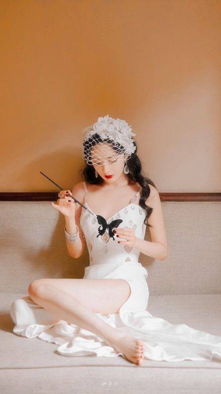 杨幂第一美腿照，杨幂长腿还有谁不服_4
