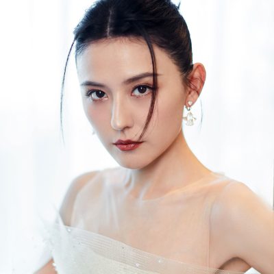 热依扎bulingbuling闪闪发光礼服美照