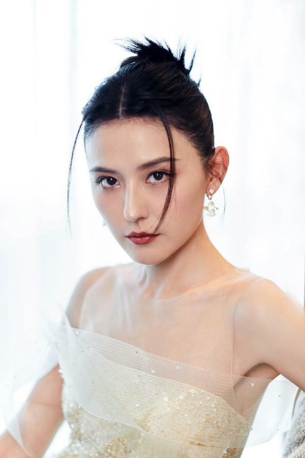 热依扎bulingbuling闪闪发光礼服美照_9