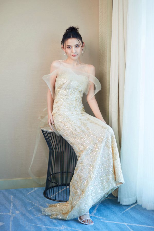 热依扎bulingbuling闪闪发光礼服美照_6