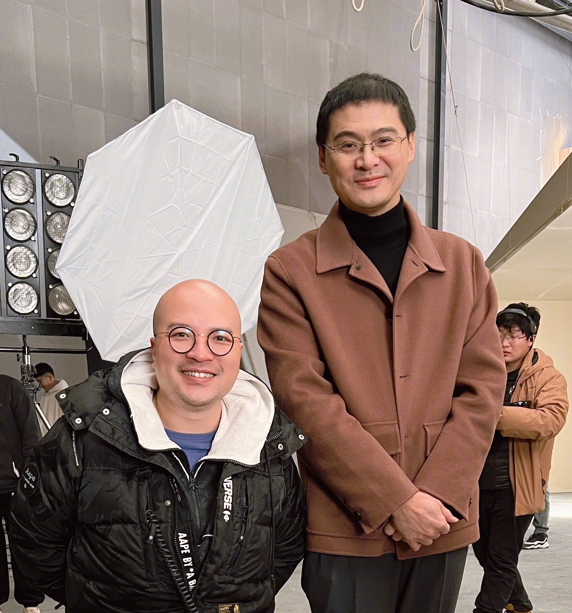 叫兽遇见教授 一米八易小星和一米九罗翔老师合照_1