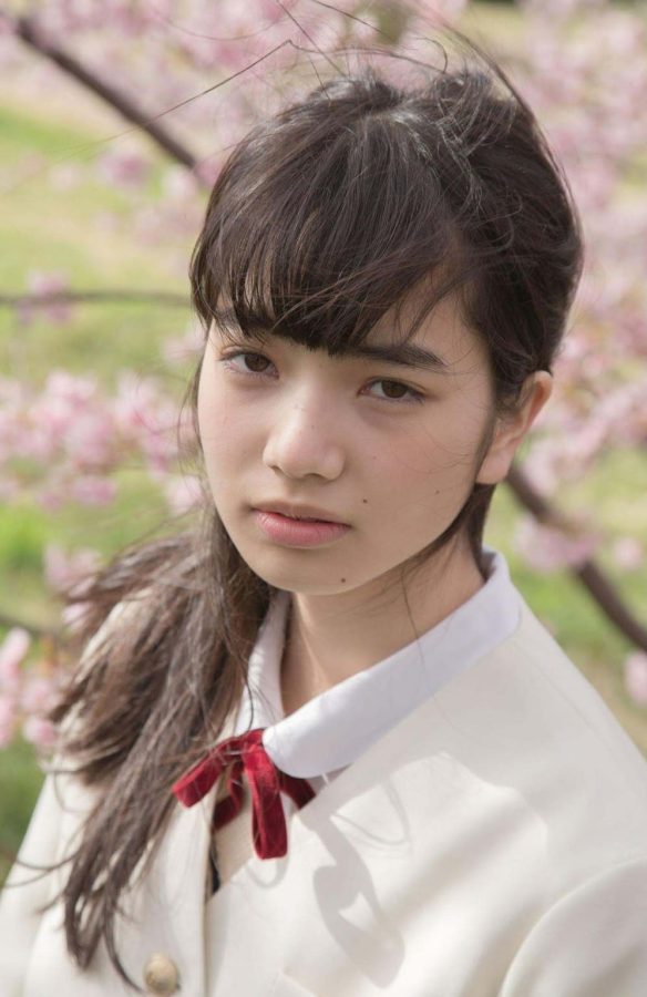 小松菜奈校服樱花树清纯写真_3