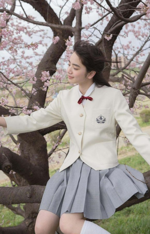 小松菜奈校服樱花树清纯写真_4