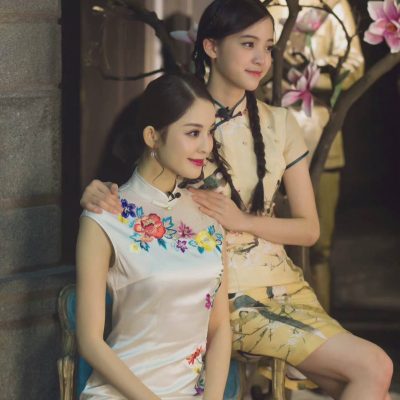 古力娜扎和欧阳娜娜旗袍美艳合照