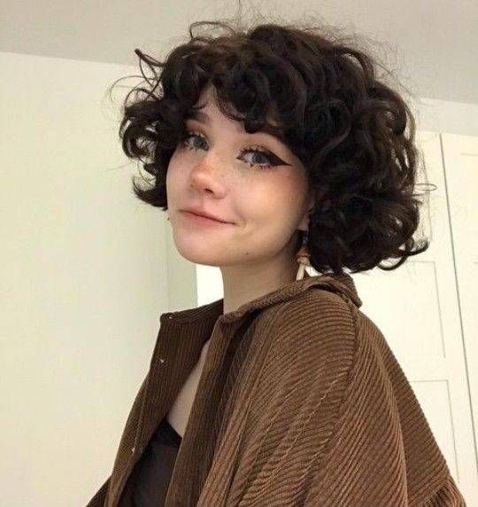祛斑脸欧美女生真人个性短发头像_2