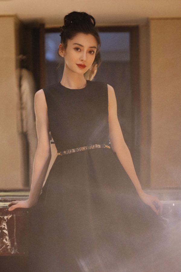 Angelababy 复古优雅 DIOR迪奥小黑裙写真_2