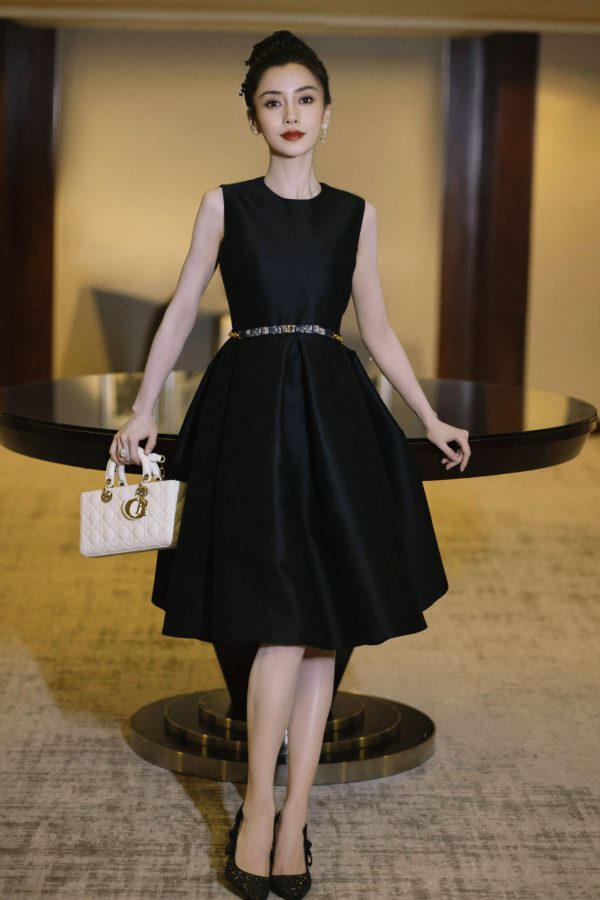 Angelababy 复古优雅 DIOR迪奥小黑裙写真_5