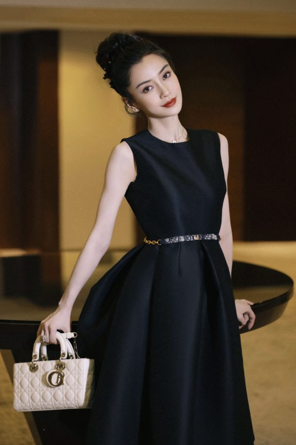 Angelababy 复古优雅 DIOR迪奥小黑裙写真_6