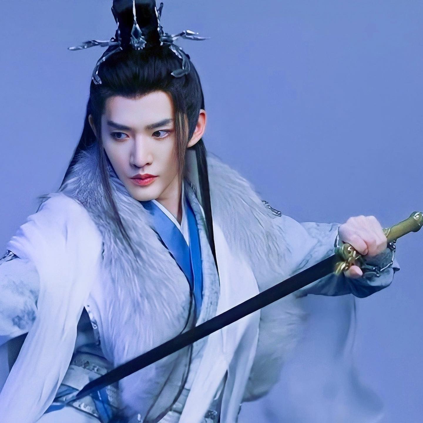 《长月烬明》邓为白衣古装剧照 萧凛、公冶寂无、桑佑扮演者邓为高清图片_2
