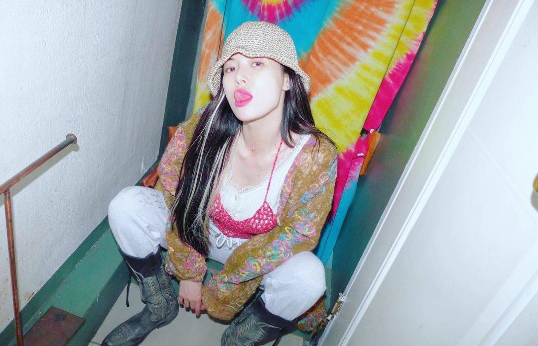 美女金泫雅 吐舌头性感图片_1