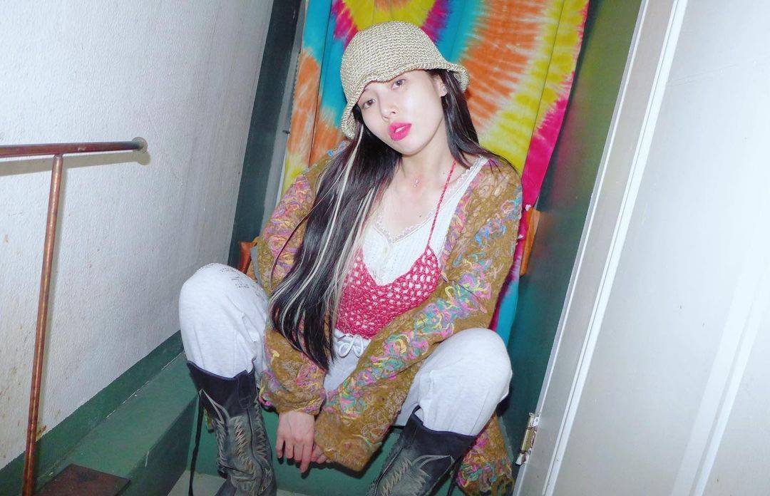 美女金泫雅 吐舌头性感图片_4