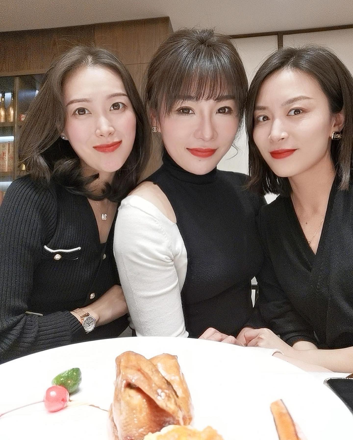 友宝女是什么意思？友宝女美女合照！_3