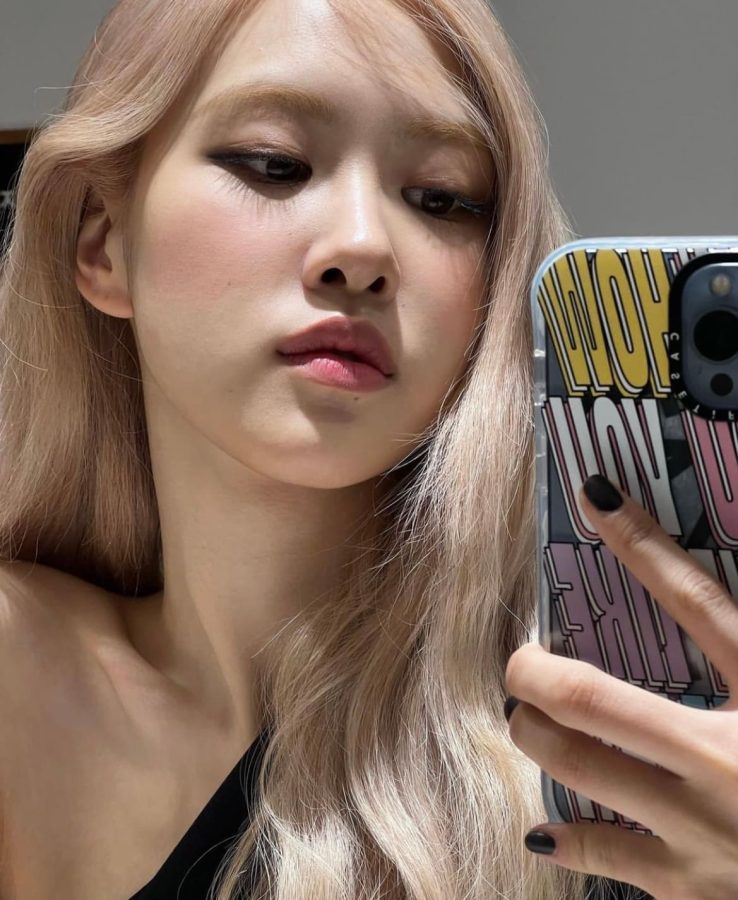 朴彩英镜子照大全，ROSÉ 朴彩英对镜自拍合集_1