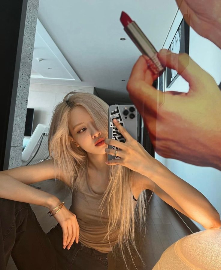 朴彩英镜子照大全，ROSÉ 朴彩英对镜自拍合集_2