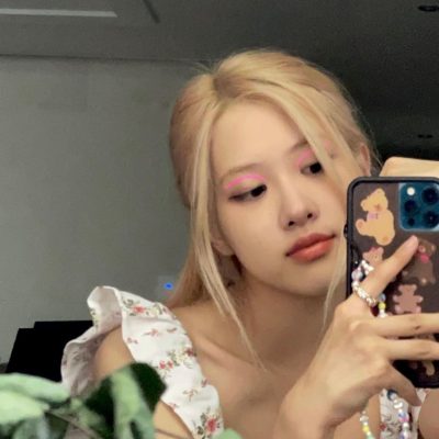 朴彩英镜子照大全，ROSÉ 朴彩英对镜自拍合集