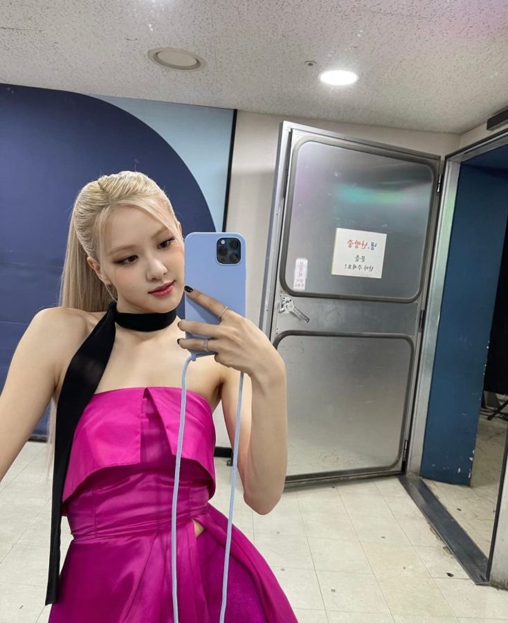朴彩英镜子照大全，ROSÉ 朴彩英对镜自拍合集_10