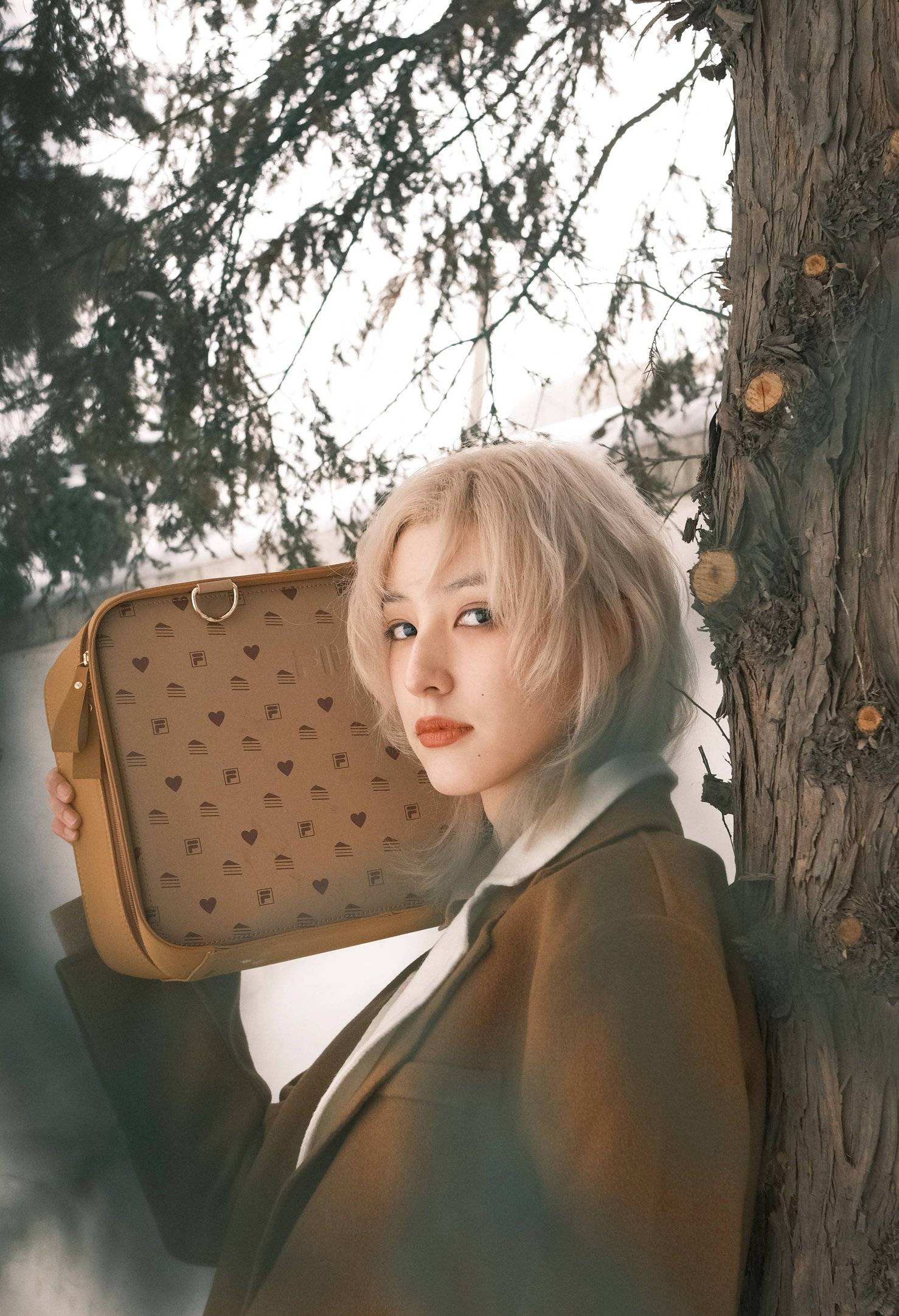帅气王悦一与华晨宇同款发色西装高清照片 华晨宇绯闻女友好漂亮！_5