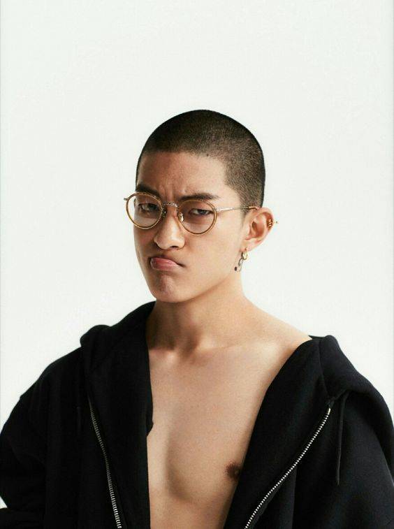 痞帅屈楚萧寸头硬朗高清照片《一闪一闪亮晶晶》男主张万森！_6