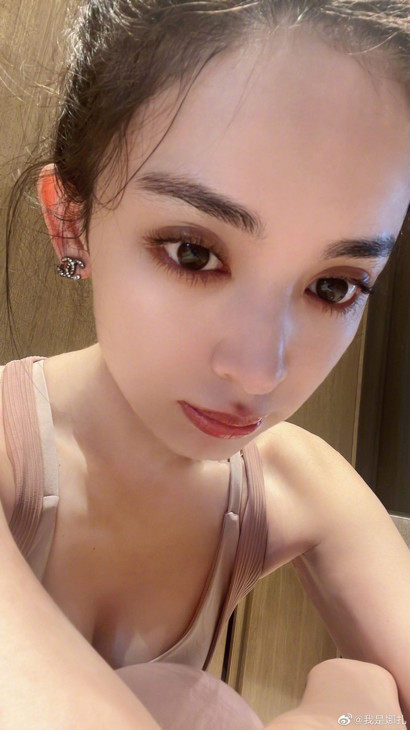 古力娜扎紧身裤健身后自拍_1