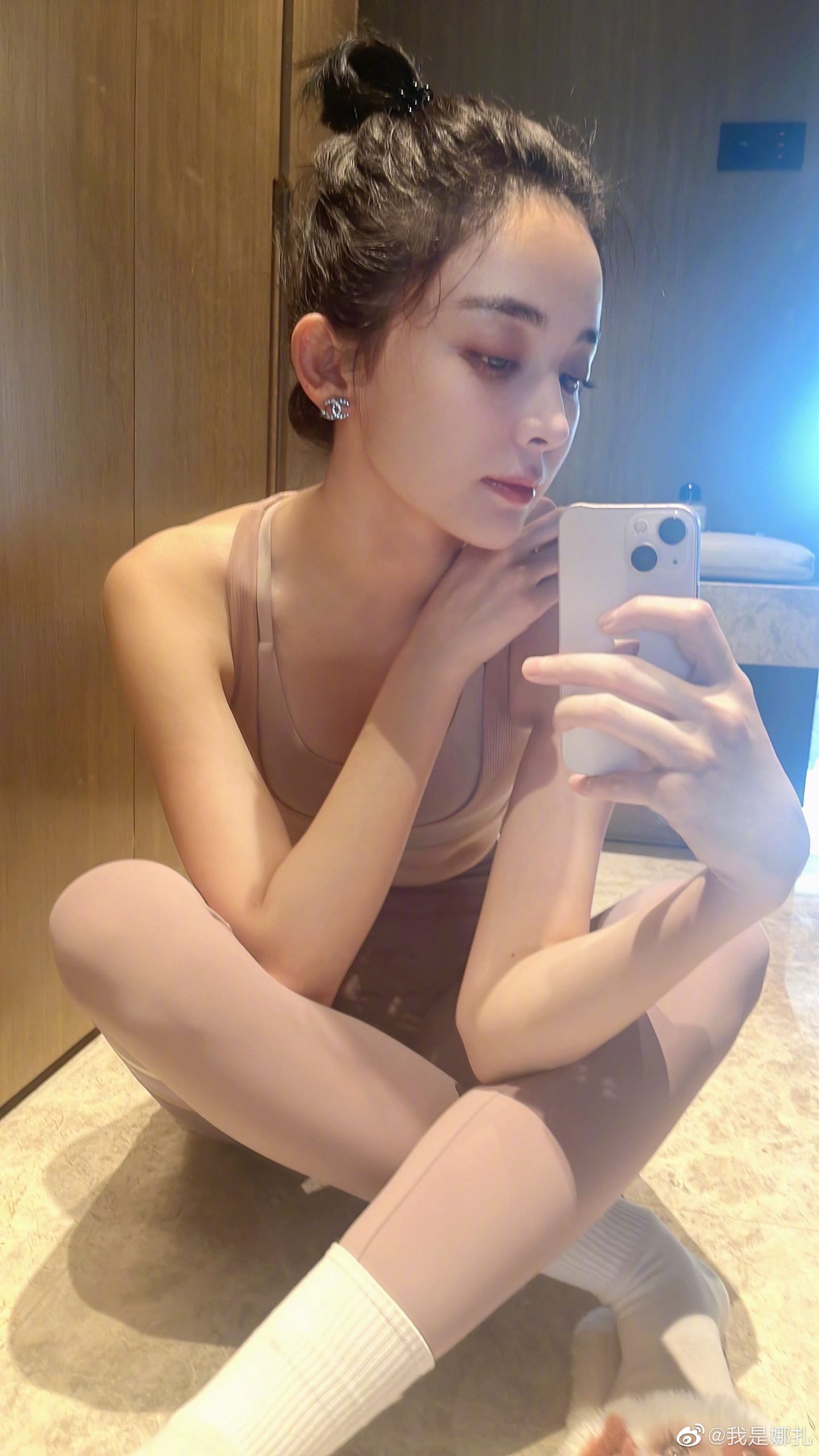 古力娜扎紧身裤健身后自拍_5