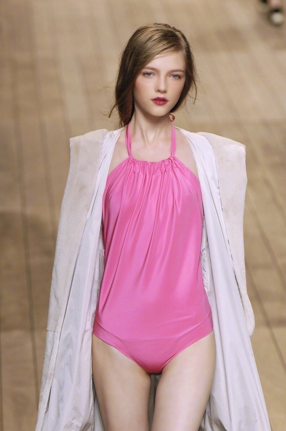 俄罗斯美女超模Vlada Roslyakova美图 酷似芭比娃娃_1
