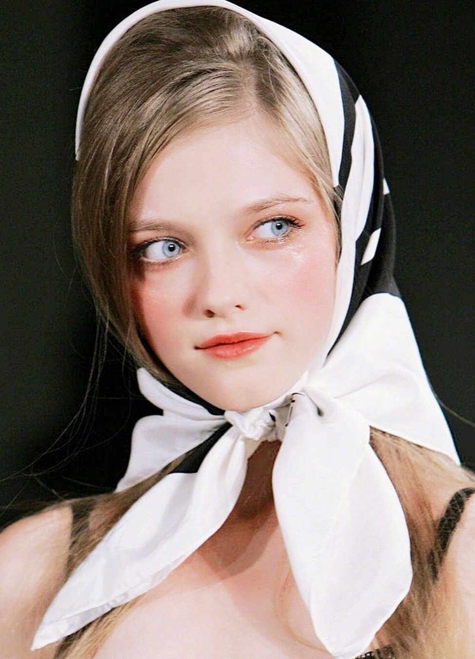 俄罗斯美女超模Vlada Roslyakova美图 酷似芭比娃娃_4