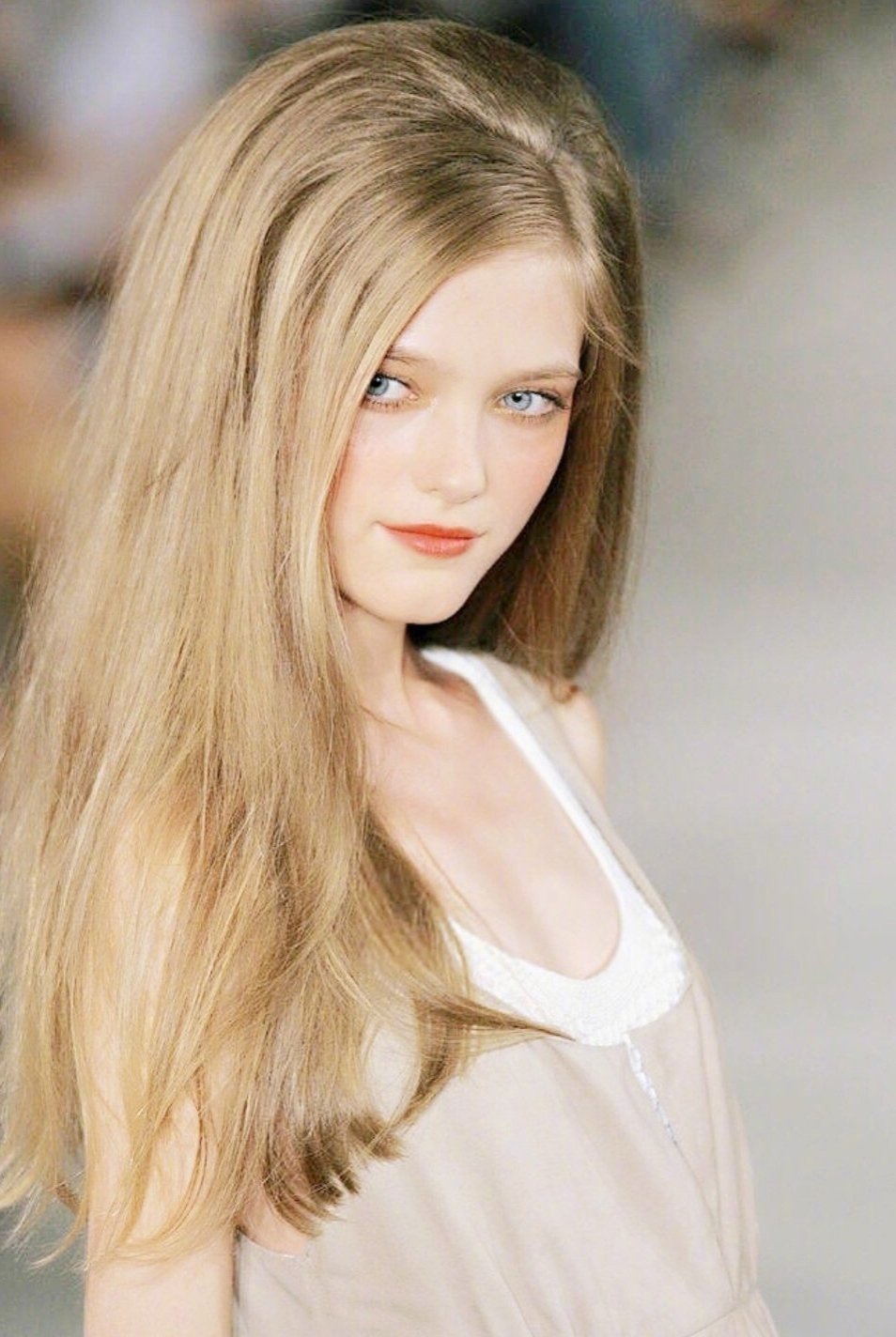 俄罗斯美女超模Vlada Roslyakova美图 酷似芭比娃娃_12