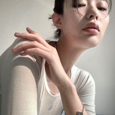 性感厚嘴唇美女，大嘴巴性感美女自拍