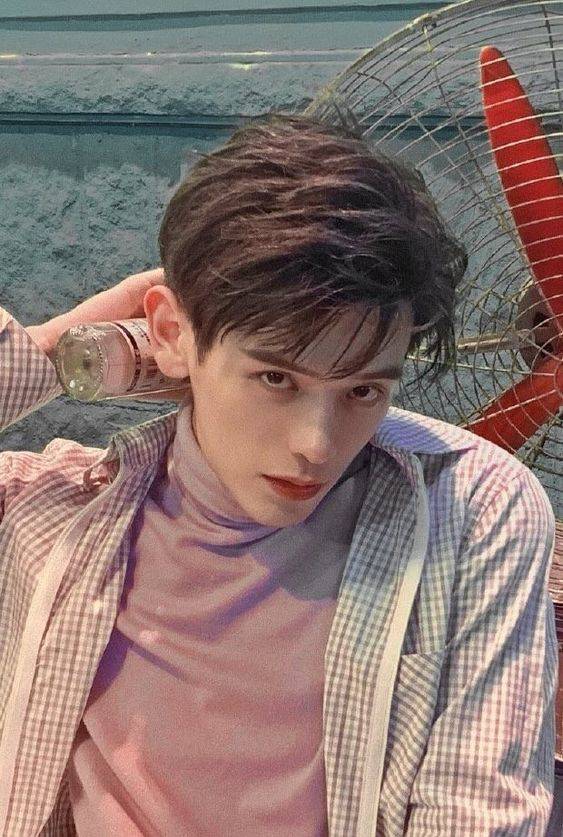 帅气男星姚弛素颜老胶片质感高清图片_2