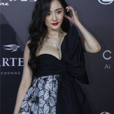 杨幂胸大吗？胸部特写图片