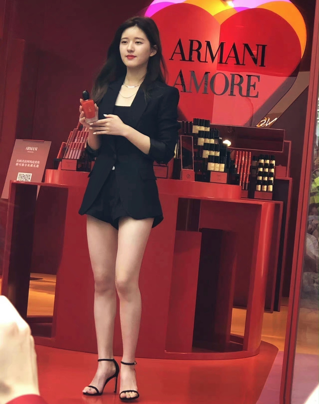 赵露思美腿照，肉腿驴腿路人视觉_3