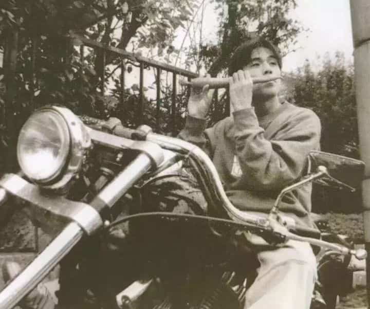 帅气天王巨星周杰伦年轻黑白青涩旧照图片精选_4