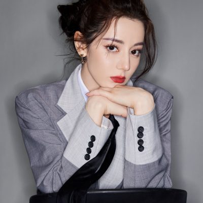 迪丽热巴清纯学姐制服“青春第1课”写真