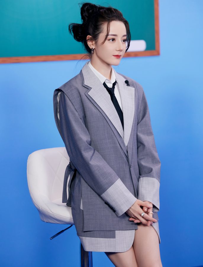 迪丽热巴清纯学姐制服“青春第1课”写真_12