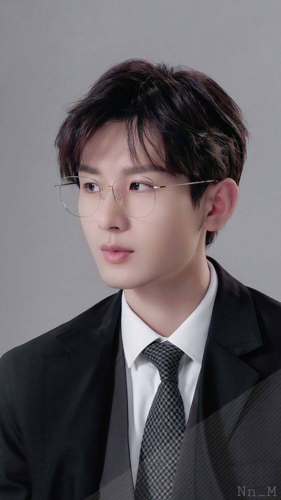 帅气男星成毅带框眼镜现代装高清照片图集_5