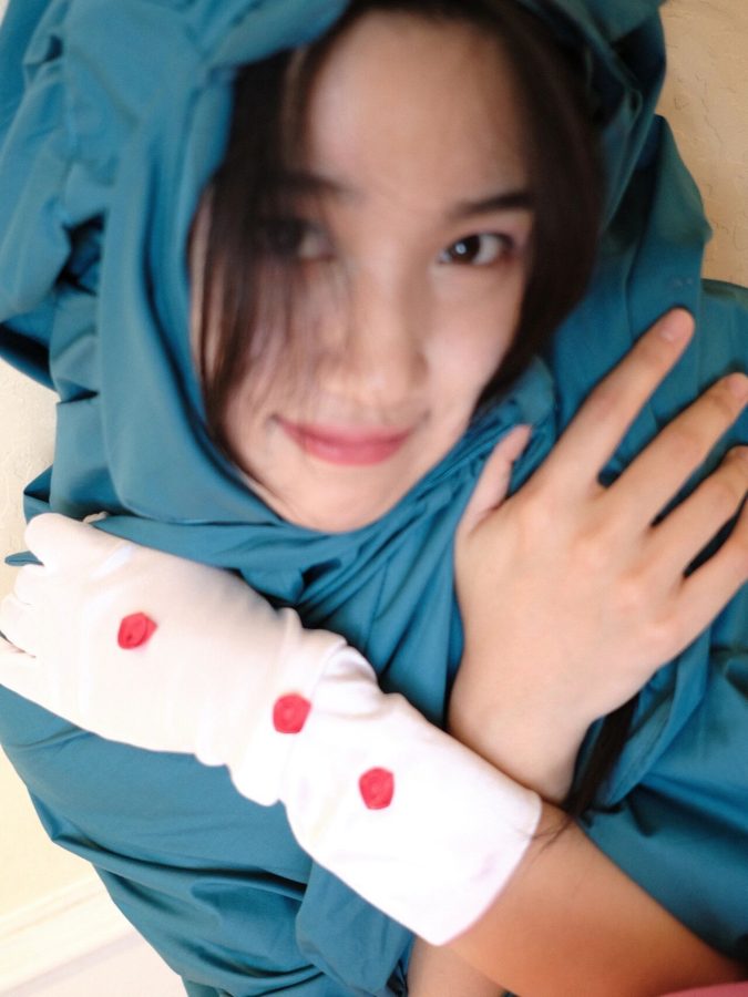 美女校花卢昱晓抱猫咪纯欲写真图_4