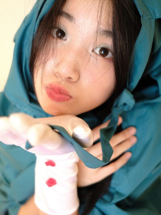 美女校花卢昱晓抱猫咪纯欲写真图_5