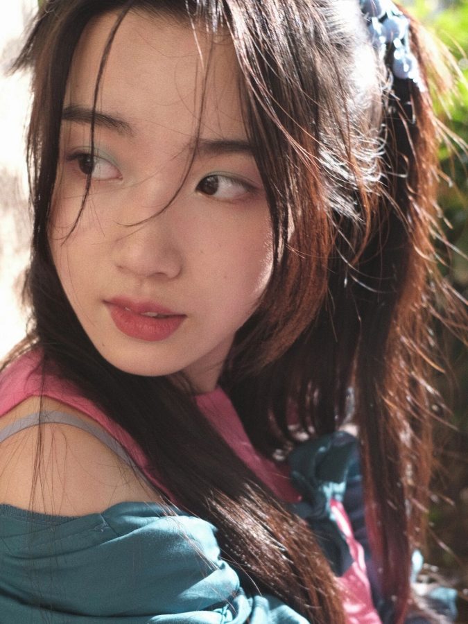 美女校花卢昱晓抱猫咪纯欲写真图_7