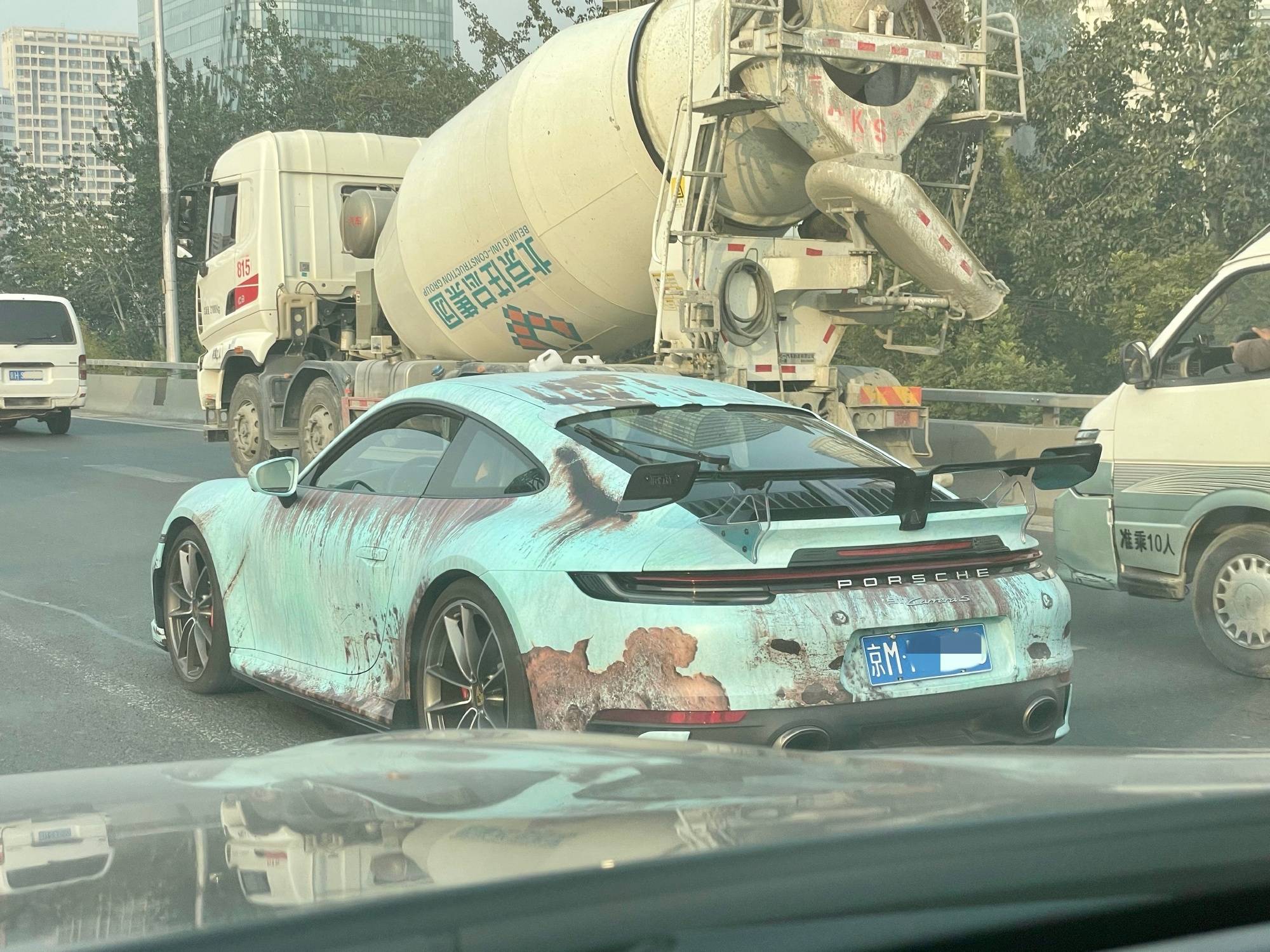 實拍敘利亞風保時捷911 做舊生銹車衣_2