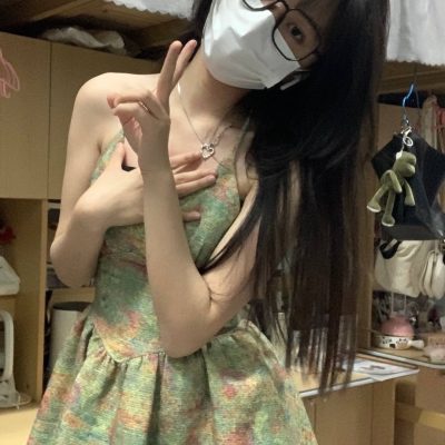 宿舍里新来的纹身社会女