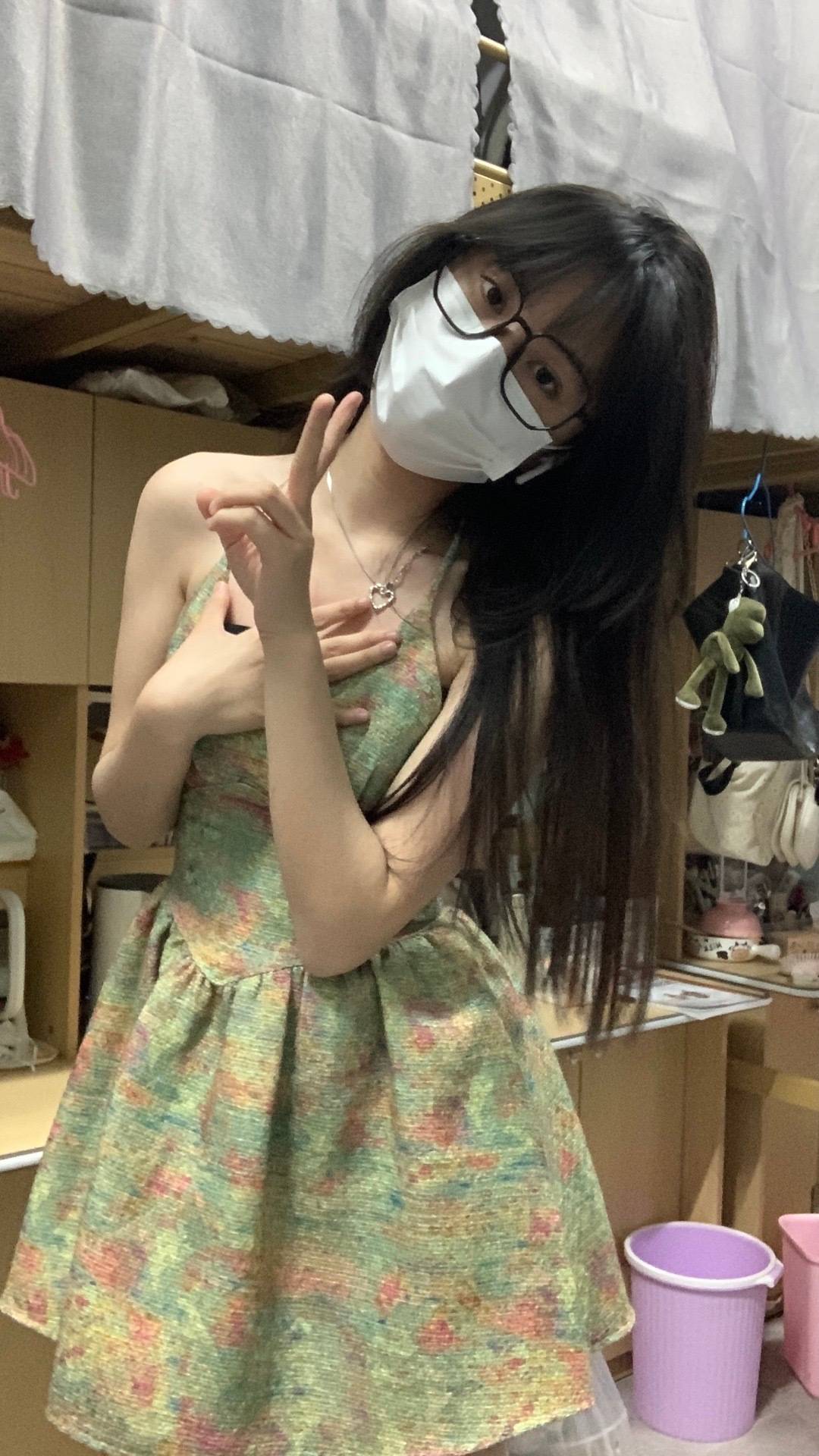 宿舍里新來(lái)的紋身社會(huì)女_2