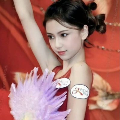 Angelababy小时候颜值照曝光