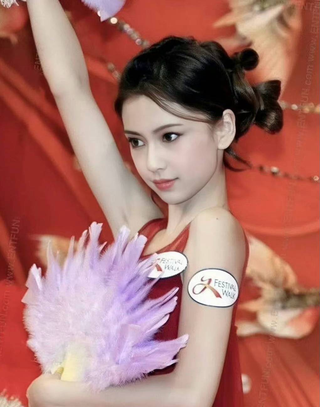 Angelababy小时候颜值照曝光_1