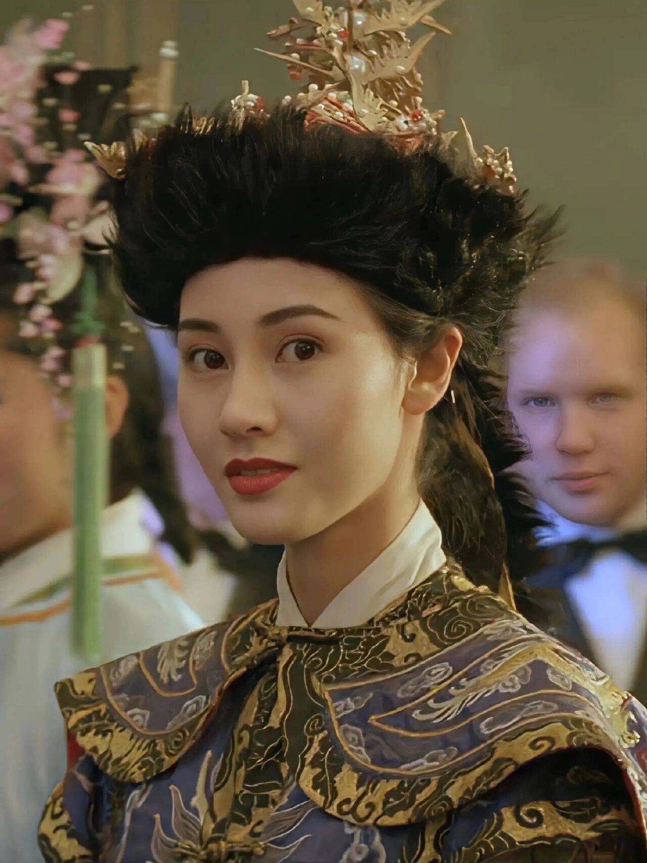 电影《醉拳Ⅲ》李嘉欣眨眼吐舌头高清图片_2
