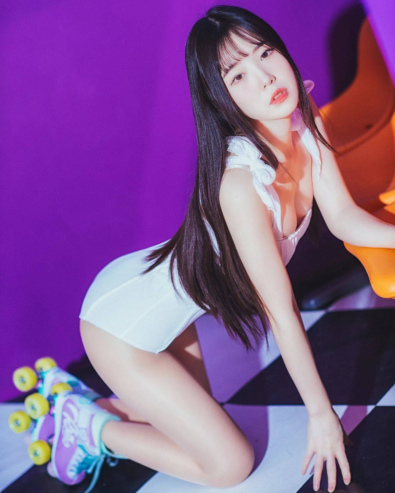 韩国清纯内衣少女轮滑鞋写真_1